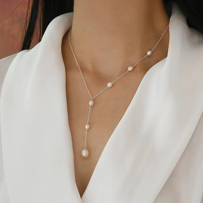 Elara – Elegáns réteges medálos nyaklánc sima kivitelben és gyöngy medállal