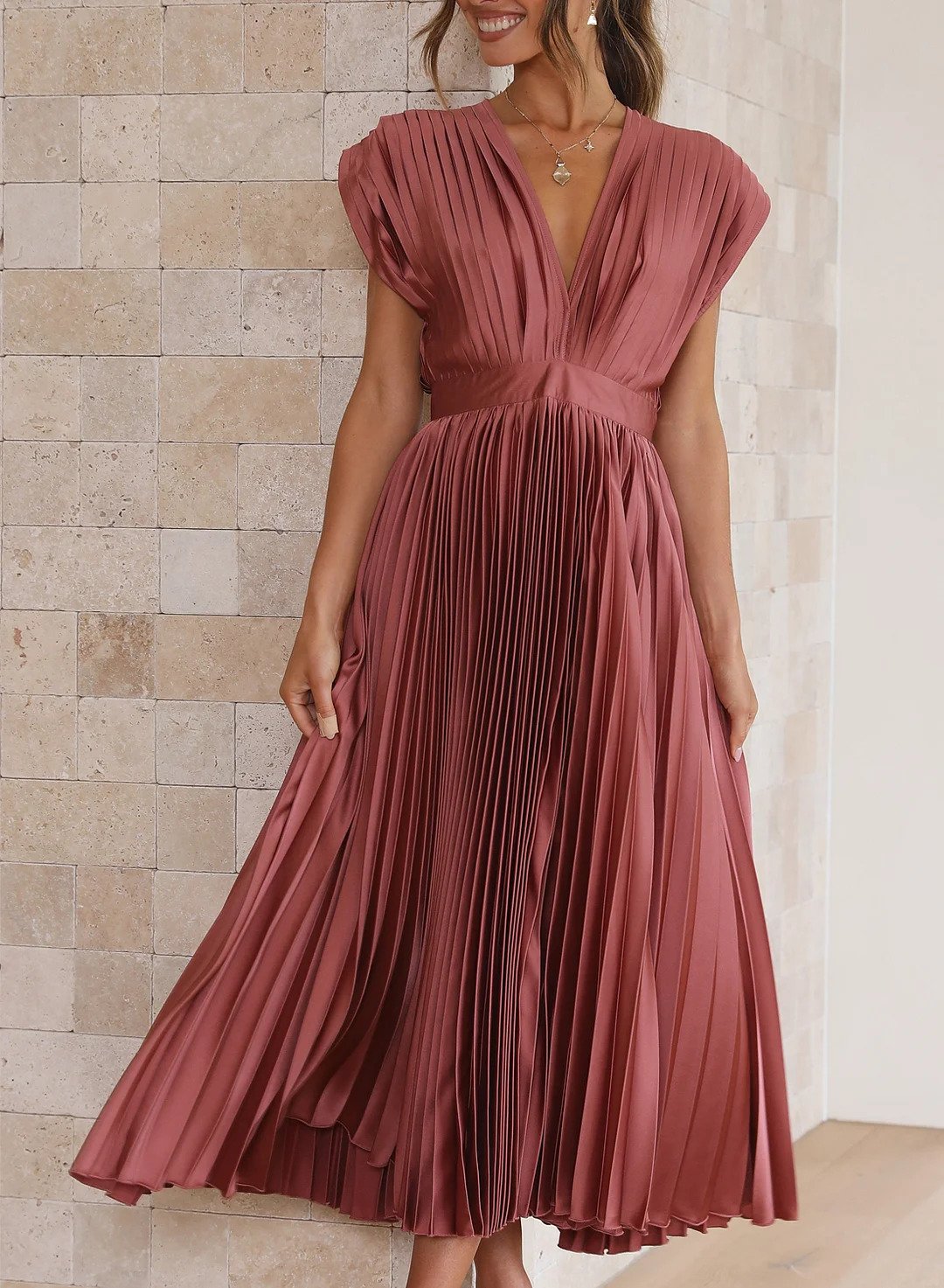 Leonie - Elegant Maxi Dress with V-Neck