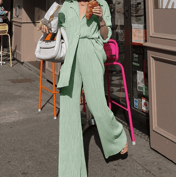 Ava - Chic two-piece suit with draped pants
