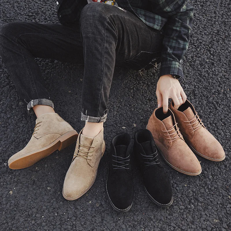 Aron - Classic boots with lace-up design