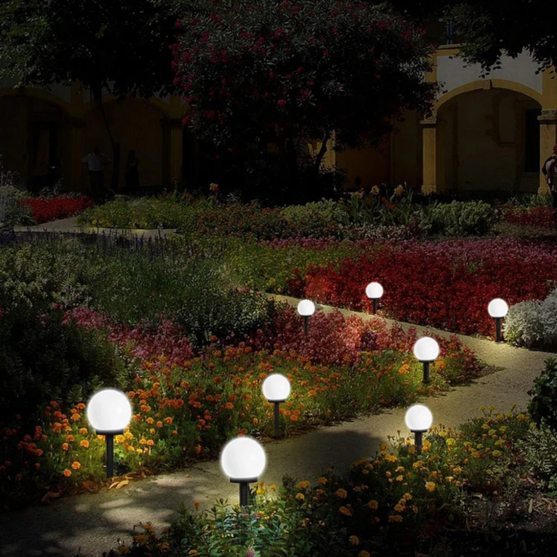 SunLuxe - Elegante illuminazione da giardino solare con sfere luminose e design moderno