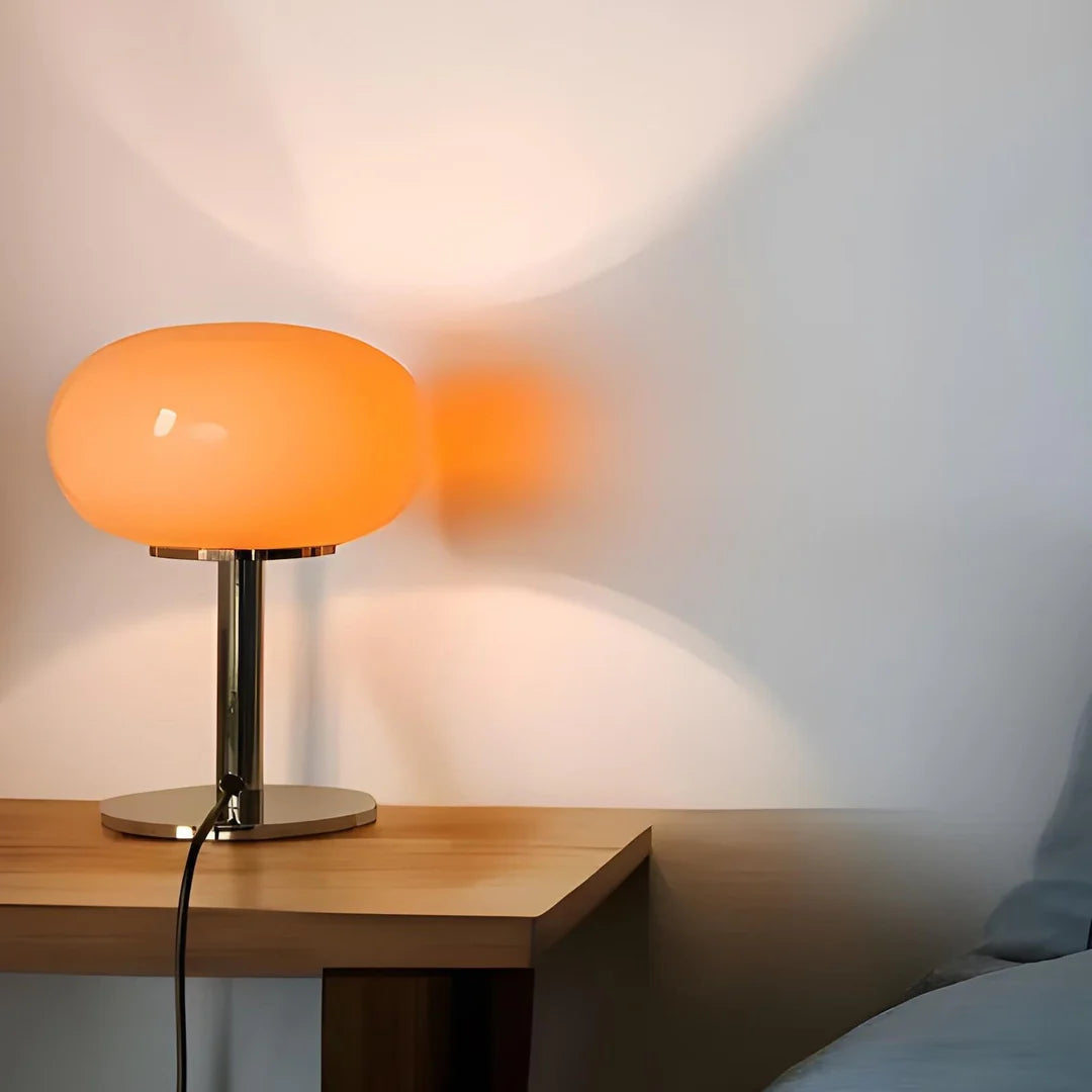 GleamGlow - Lampada da tavolo moderna con paralume ovale in vetro e design essenziale