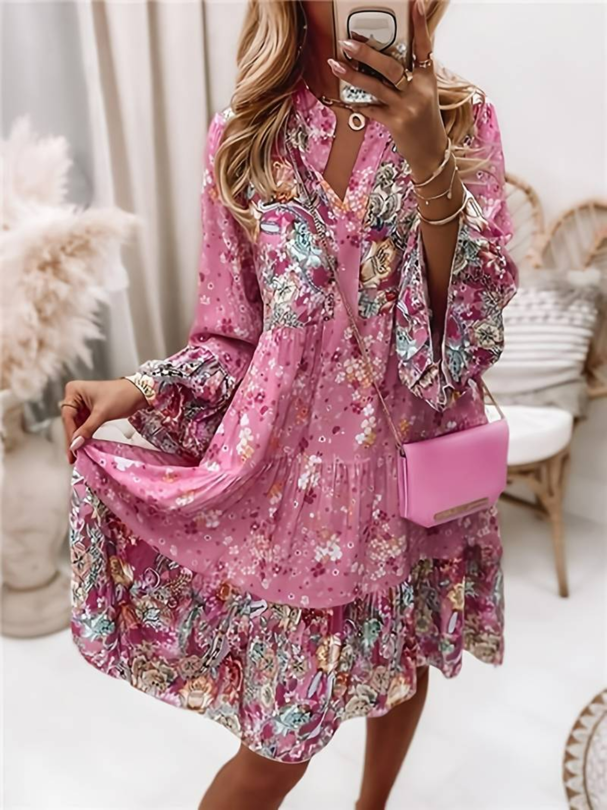 Grace - Elegant printed dress with deep V-neck and pleated long sleeves