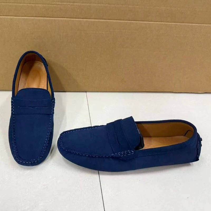 Mocassini classici da uomo in suede con design slip-on