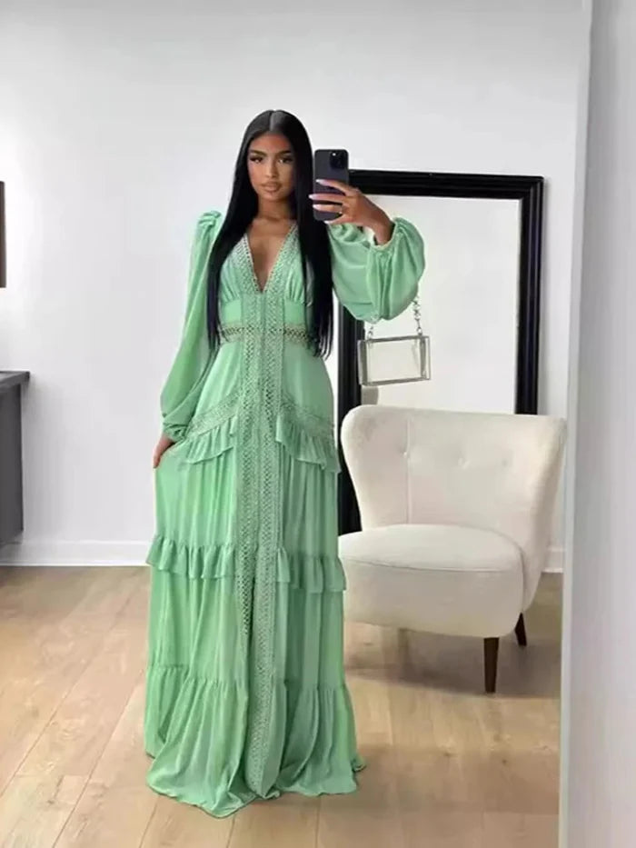 Isla - Rochie maxi stilată cu decolteu adânc în V și mâneci lungi