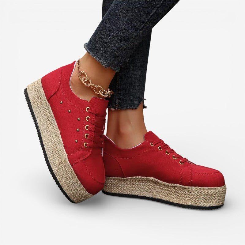 Emma - Round toe shoes with lace up closure