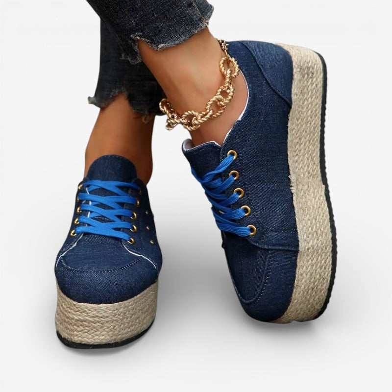 Emma - Round toe shoes with lace up closure