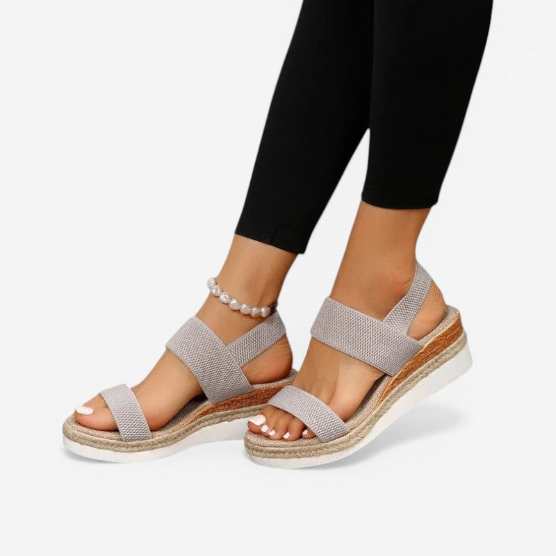 Women’s Chunky Sole Strap Sandals with Open Toe Design
