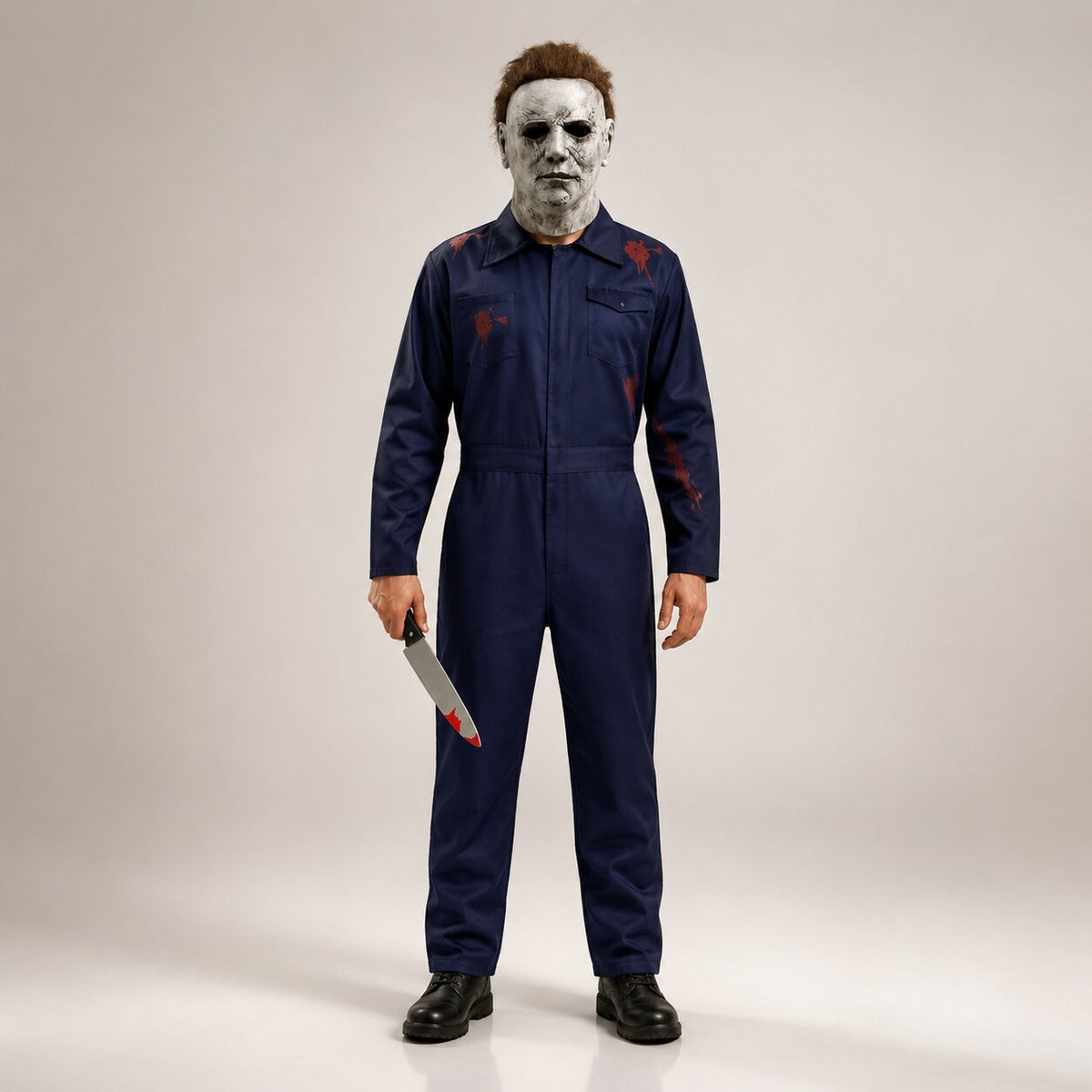 Kostým Michaela Myersa na Halloween od MaskForge – s maskou a atrapou noža