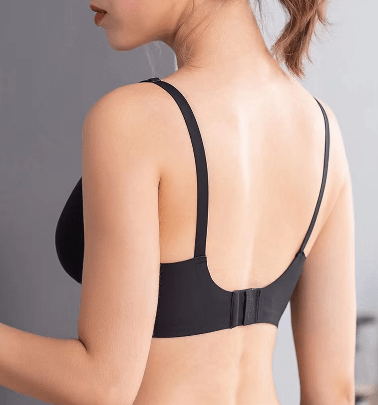 Lena - Wireless V-neck bralette with seamless fit and adjustable straps