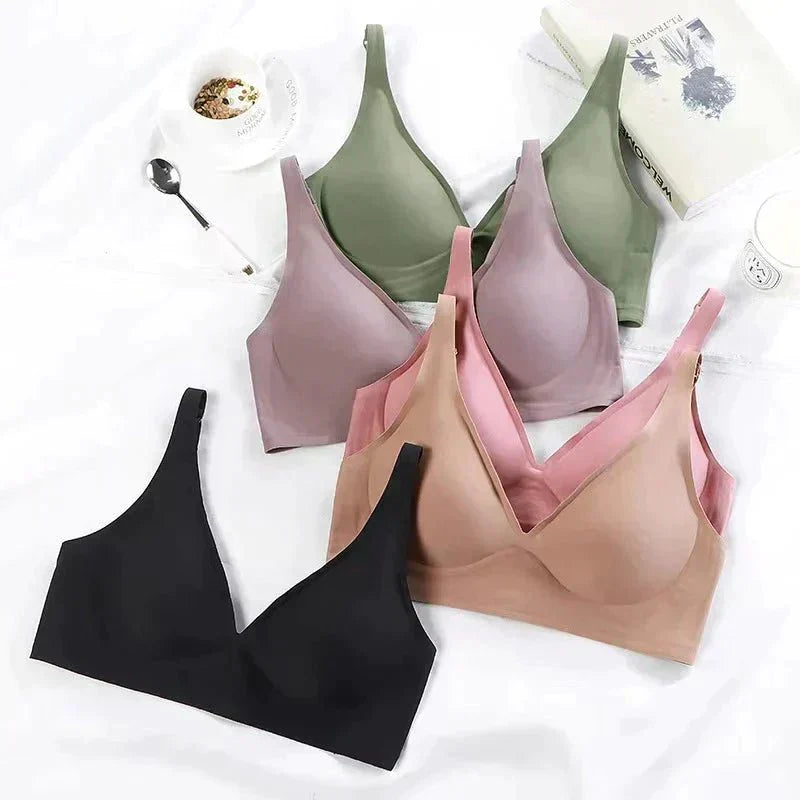 Lena - Wireless V-neck bralette with seamless fit and adjustable straps