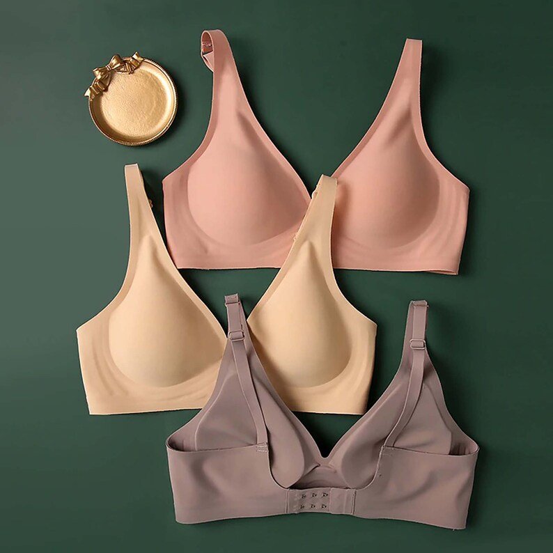 Lena - Wireless V-neck bralette with seamless fit and adjustable straps