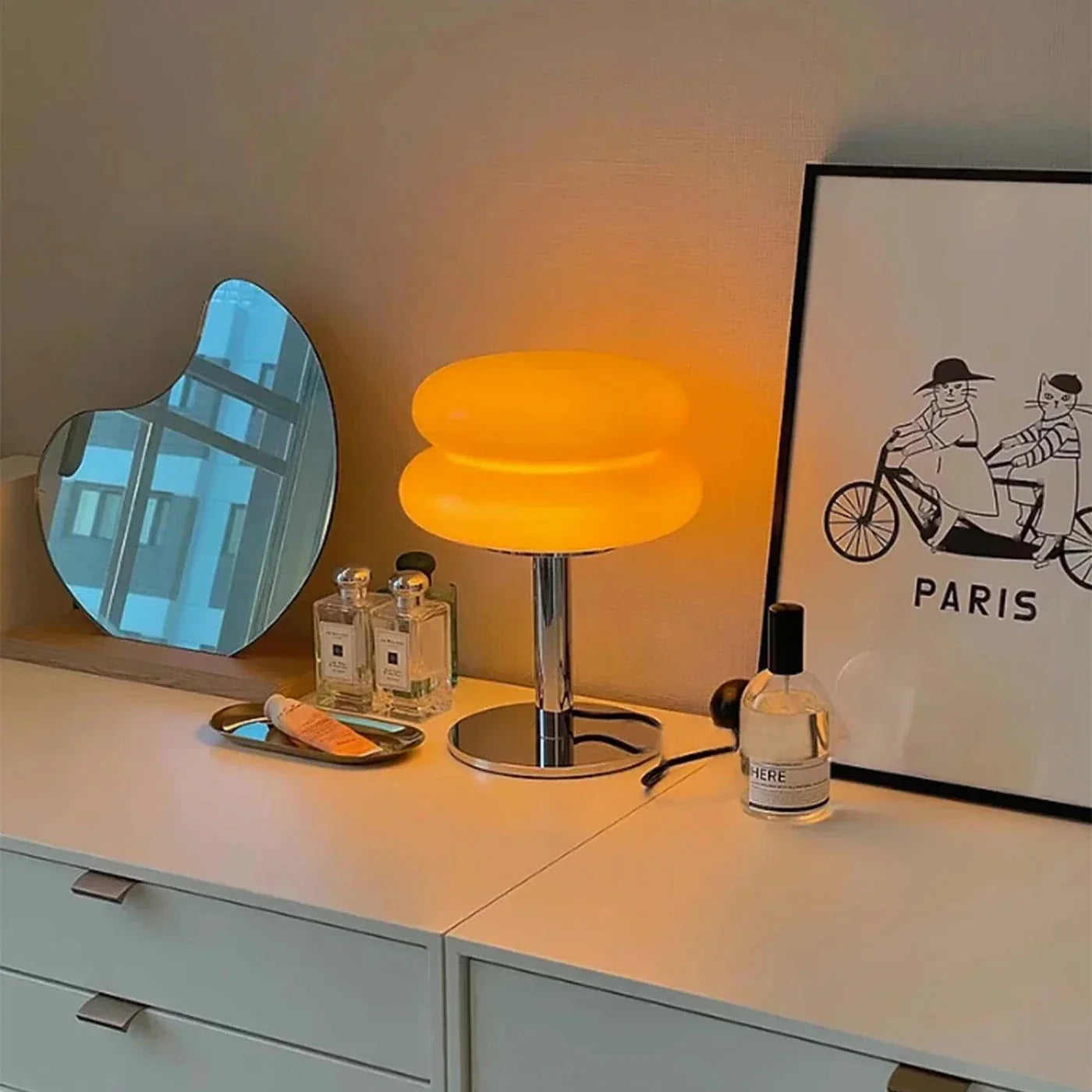 MiraCloud - Retro-inspired table lamp with a soft, cloud-like glow