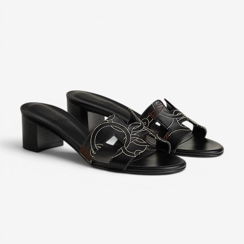 Sandali da donna con tacco quadrato e design slip-on