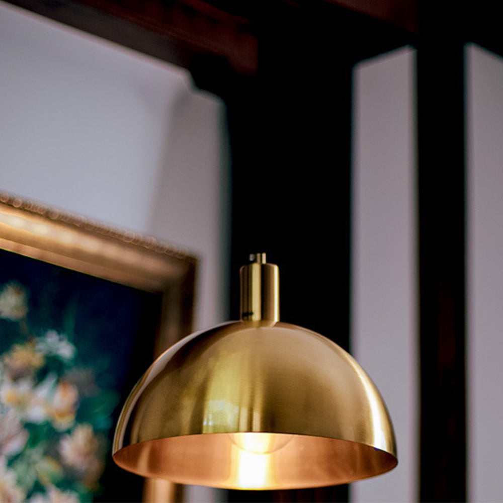 GoldenAura - Elegantní zlaté závěsné svítidlo pro rafinované interiéry