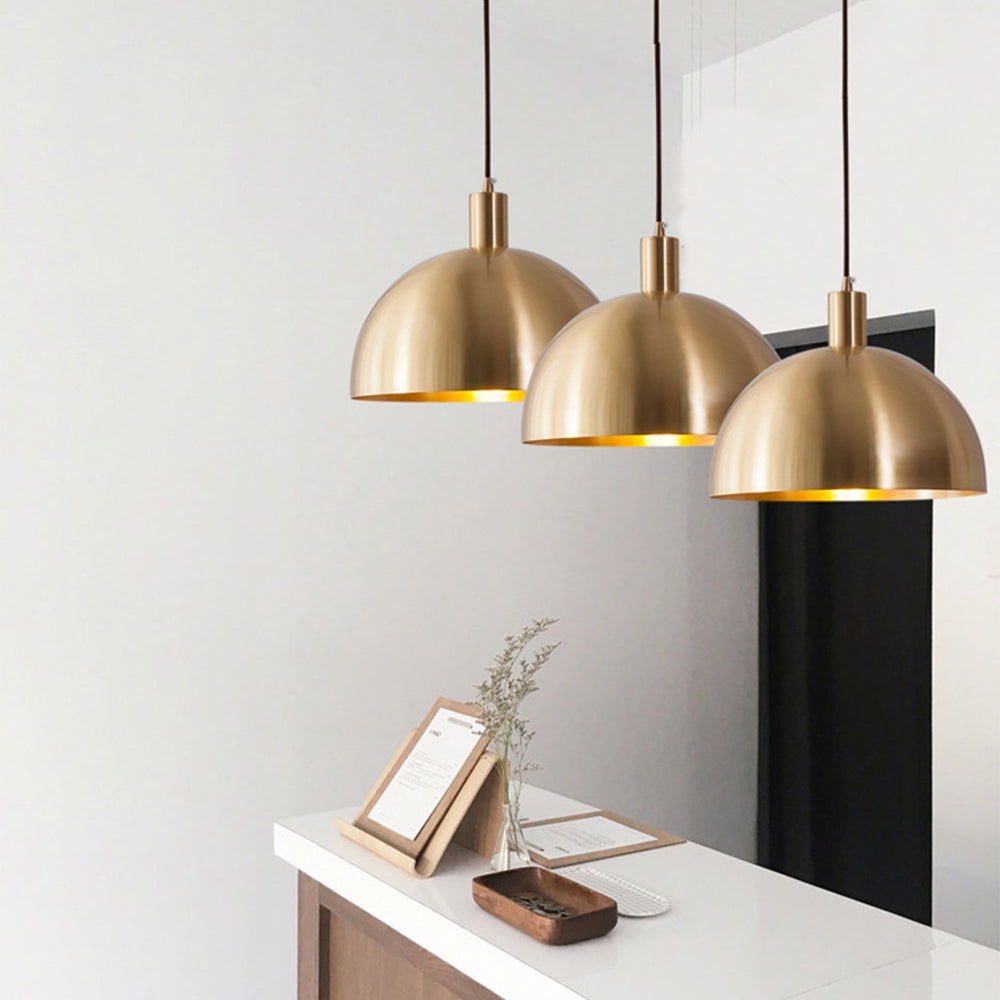 GoldenAura - Elegantní zlaté závěsné svítidlo pro rafinované interiéry