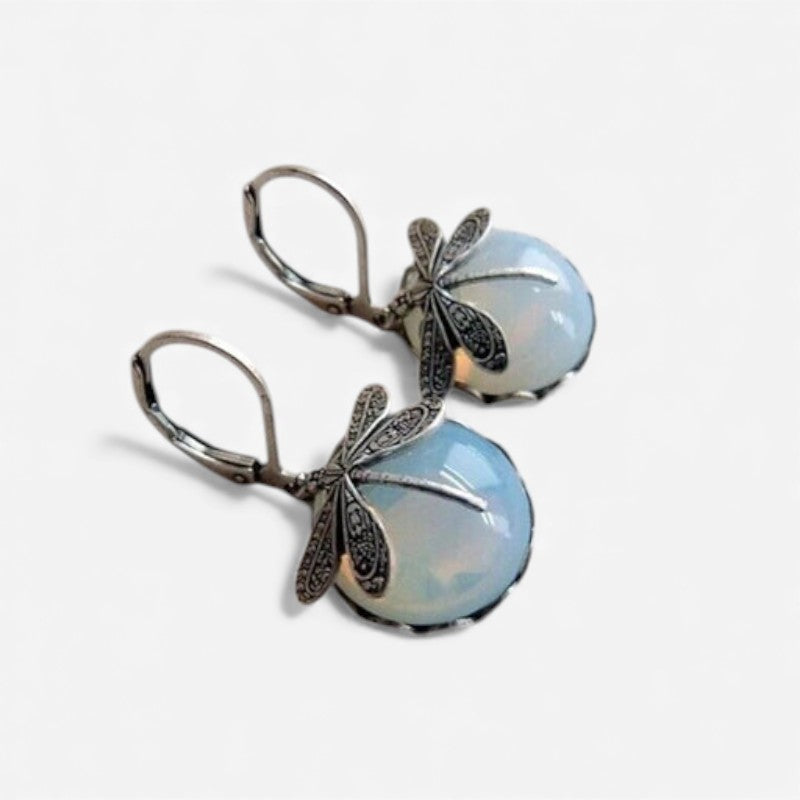 Lisa - Earrings with Hanging and Dragonfly-Inspired Design