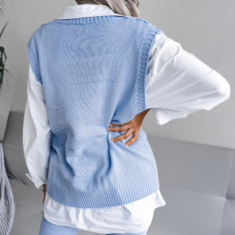 Brinley - Mouwloze Trui met V Hals en Geribbelde Details