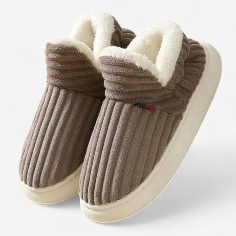 Jessica – Slip-On Slippers with Round Toe for Easy Wearing