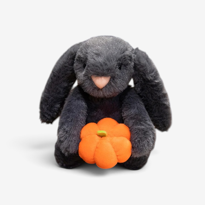 CozyMira – halloweenský plyšový medvídek s dýňovým motivem