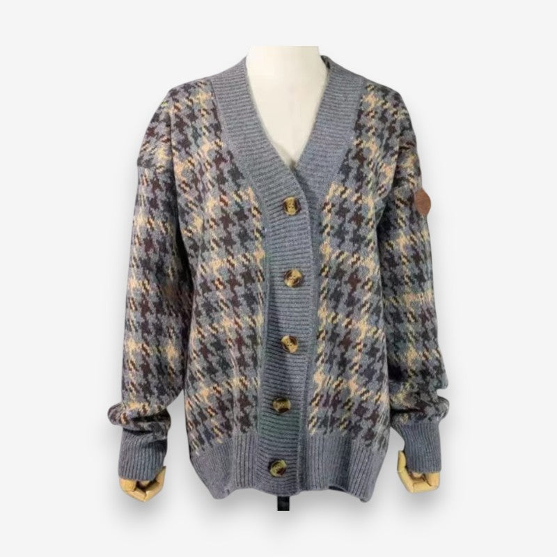 Aerin – Loose Fit Printed Cardigan with V Neck and Buttons