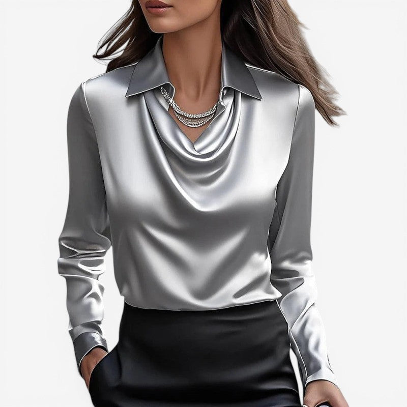 Blusa da donna aderente con collo alto e design sartoriale