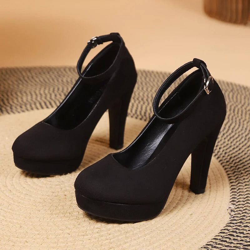 Camille – Platform heels with round toe and ankle strap closure