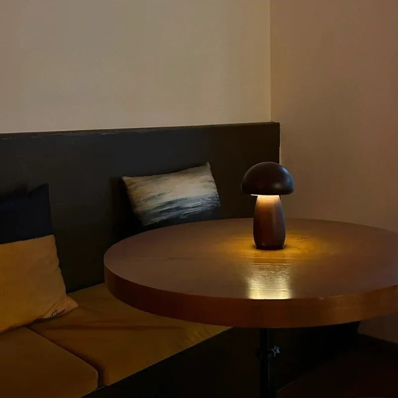 Mushwood - Lámpara de mesa de madera con diseño de seta