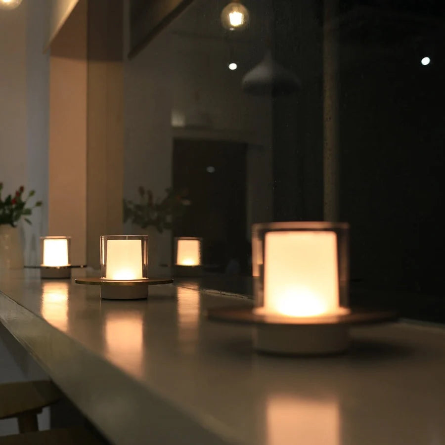 AuraGlow - Stylowa bezprzewodowa lampa z obsługą gestów i nowoczesnym designem
