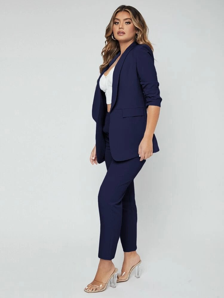 Elara – Elegant two-piece suit with tailored jacket and stylish pants