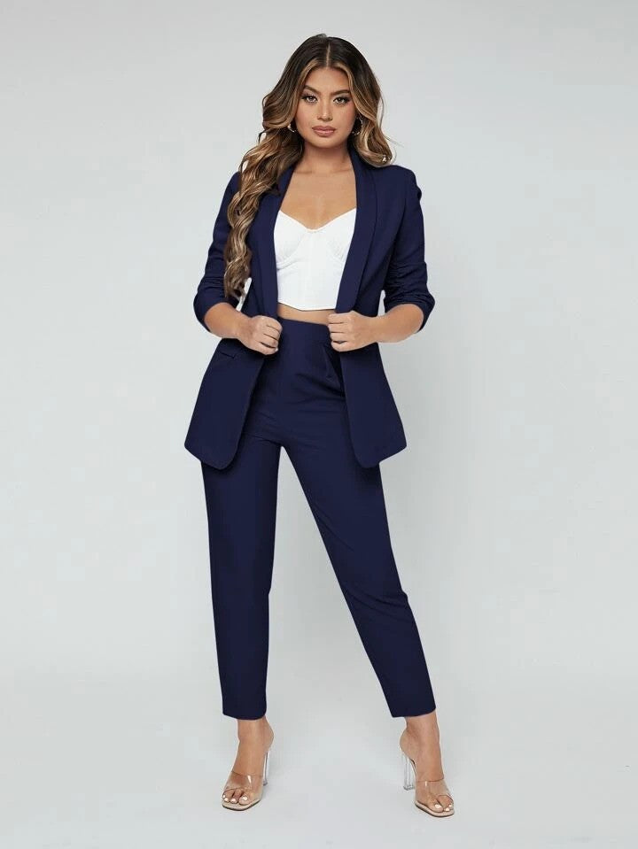 Elara – Elegant two-piece suit with tailored jacket and stylish pants