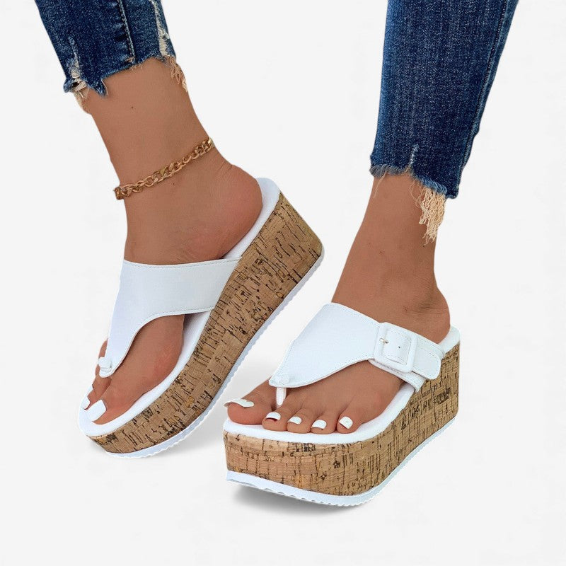 Amanda – Șlapi cu cataramă decorativă și design slip-on