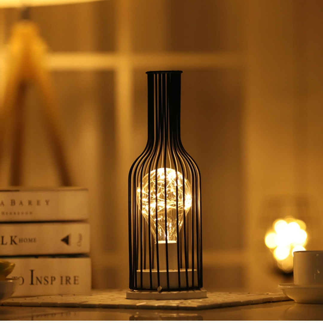 GlowNest – Nowoczesna lampa stołowa w klatce dla stylowego i eleganckiego akcentu