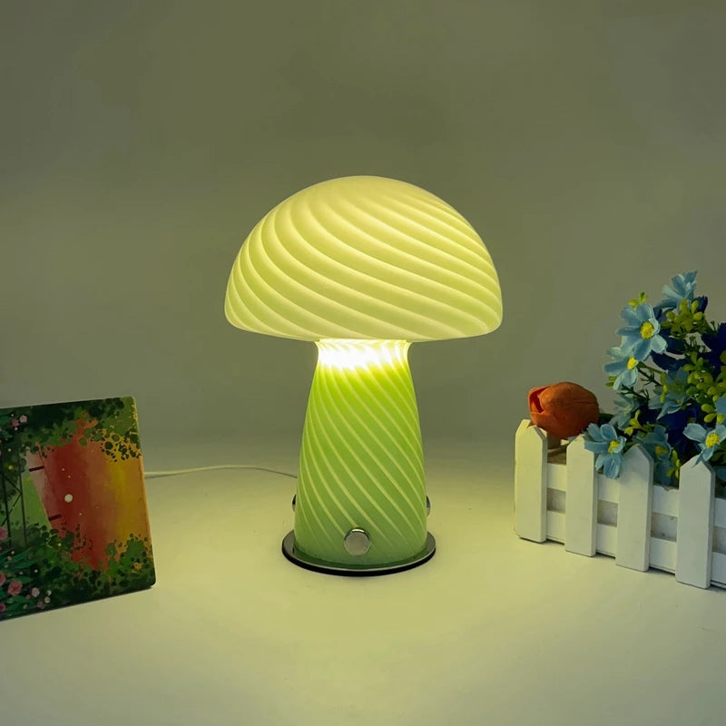 MushGlow – Lampa stołowa LED z motywem grzyba do wnętrz