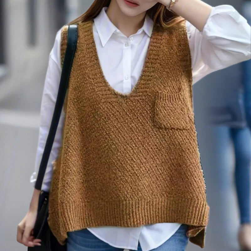 Amara - Gilet à col en V avec poche poitrine et design côtelé