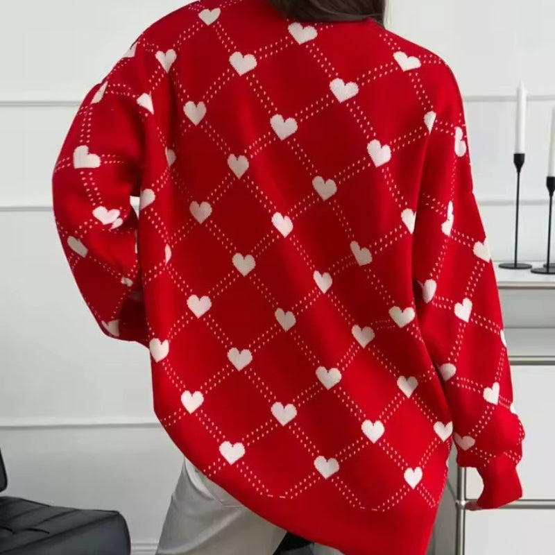 Brigitte - Long sleeve oversized sweater with heart printed design