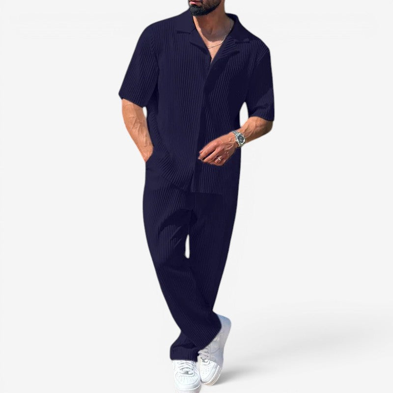Ensemble pour homme composé d'une chemise à boutons en deux pièces et d'un pantalon à jambes larges