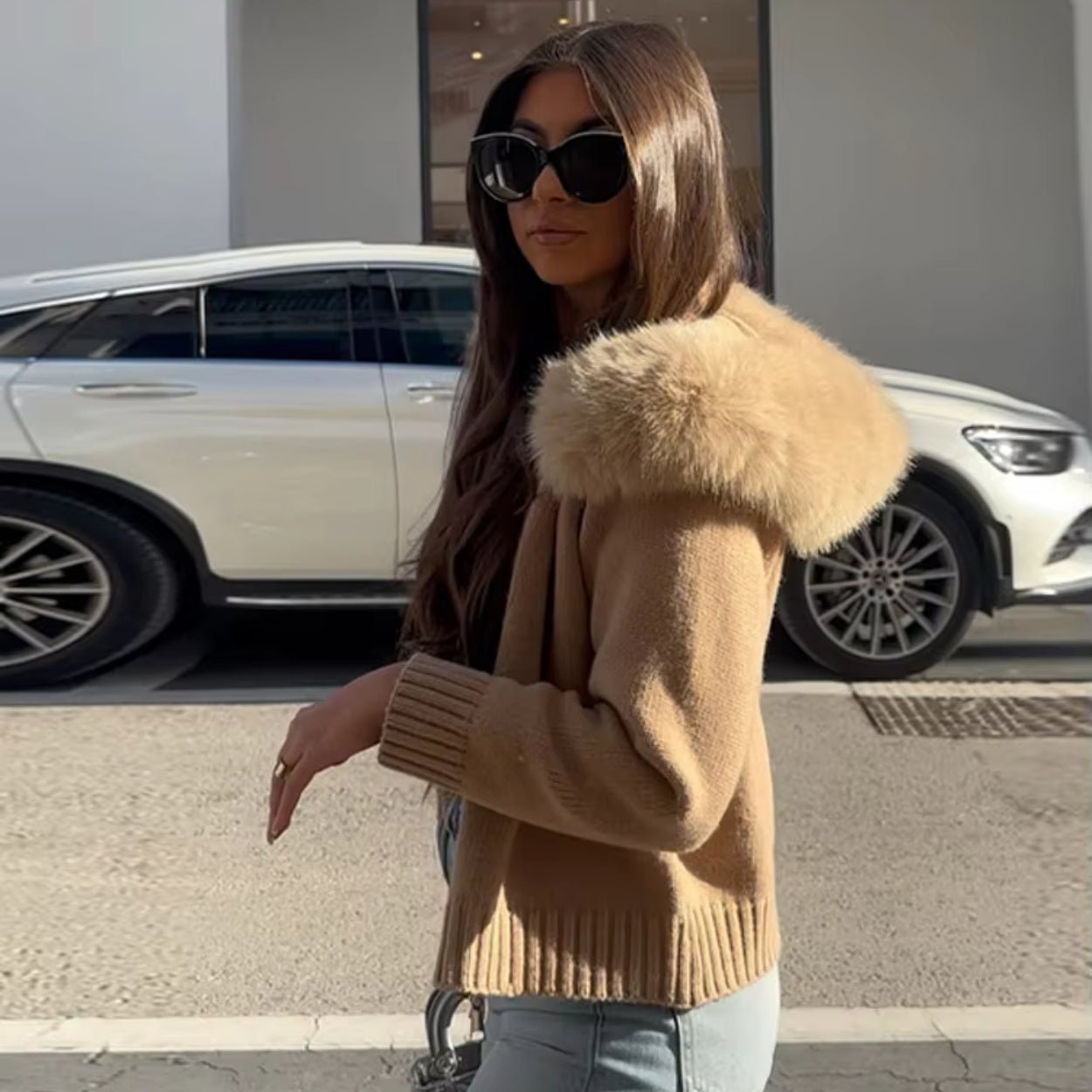 Ruby – Geacă cu glugă căptușită cu blană, mânecă lungă, fermoar și manșete rib