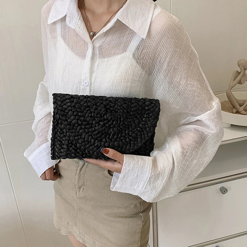 Janice – Geantă de mână cu clapetă și design dreptunghiular