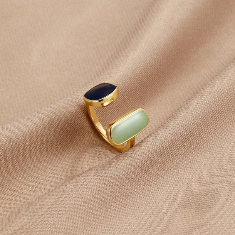 Selina – Elegant wrap ring with two rectangular stones and open fit
