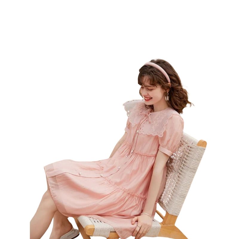 Ella – Rozkloszowana mini sukienka z kołnierzykiem Peter Pan