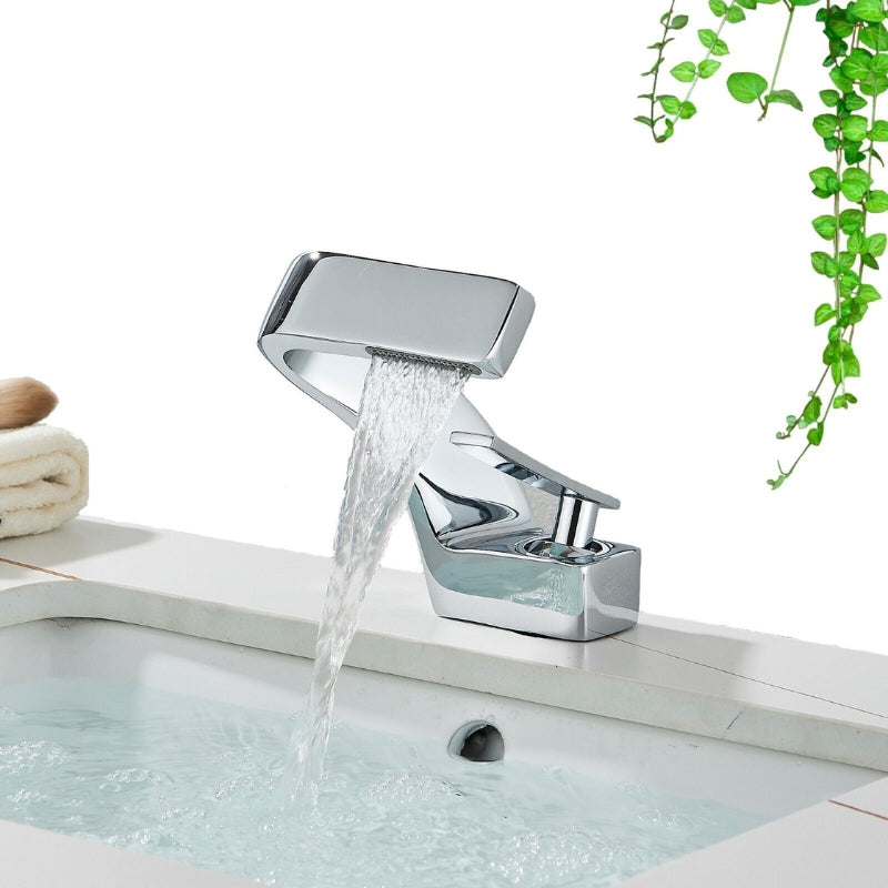 LuxeFlow - Rubinetto da cucina moderno con design curvo e beccuccio girevole