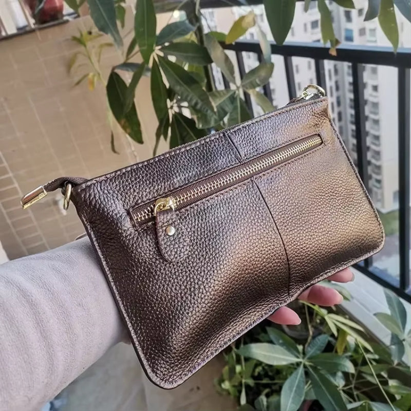 Lauren – Handbag with Buckle Strap and Zipper Pockets