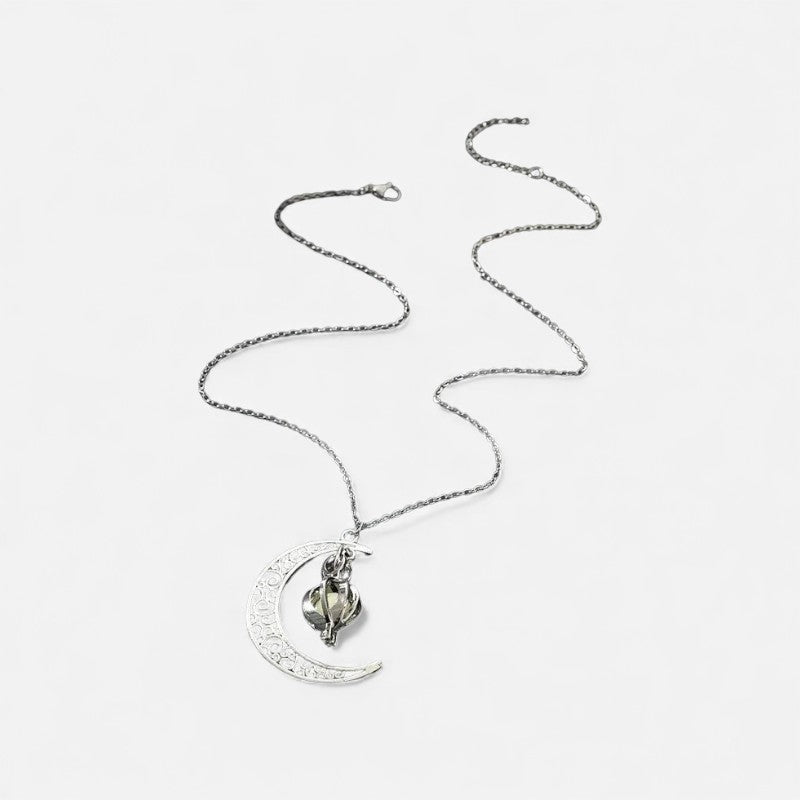 Margaret - Collier avec pendentif en perles et design inspiré de la lune