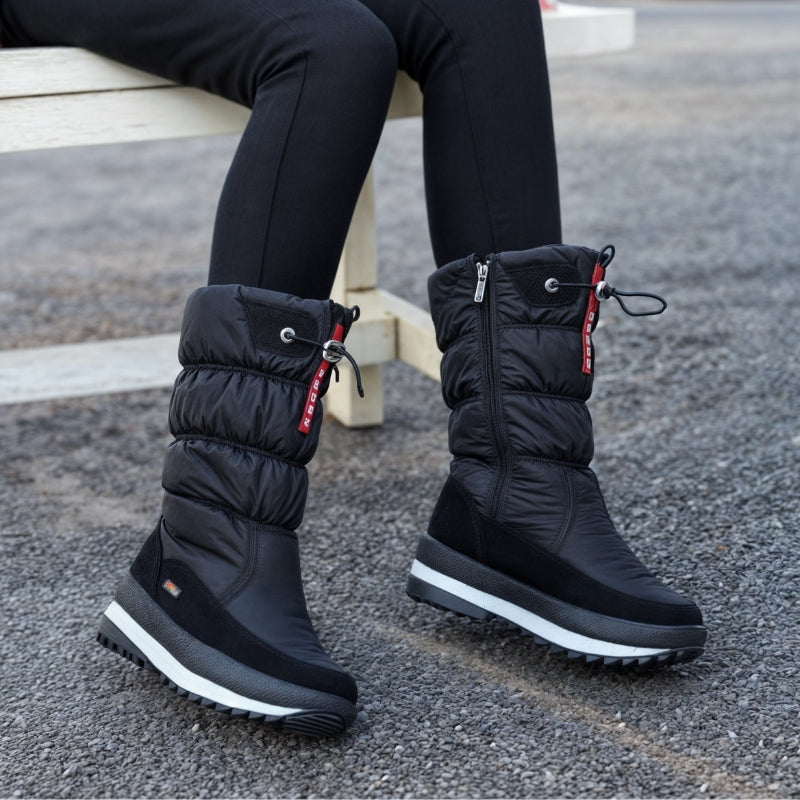 Adriana – Non-Slip Boots with Round Toe and Lace-Up Closure