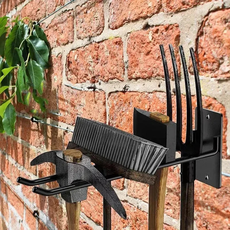 ToolGrip – Uchwyt ścienny z podwójnym haczykiem na narzędzia ogrodowe