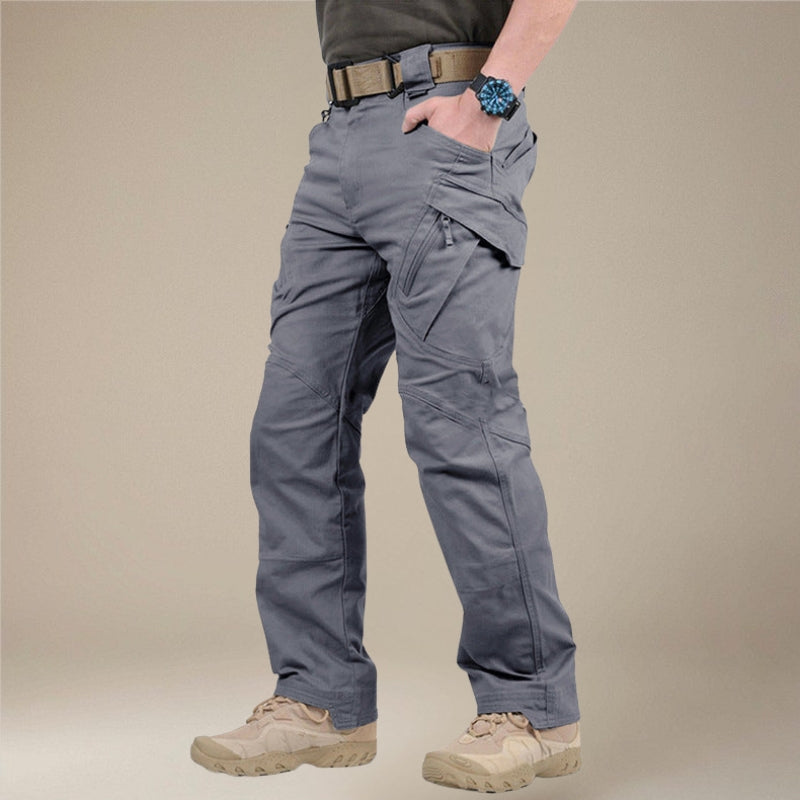 Pantalon cargo slim homme avec multiples poches