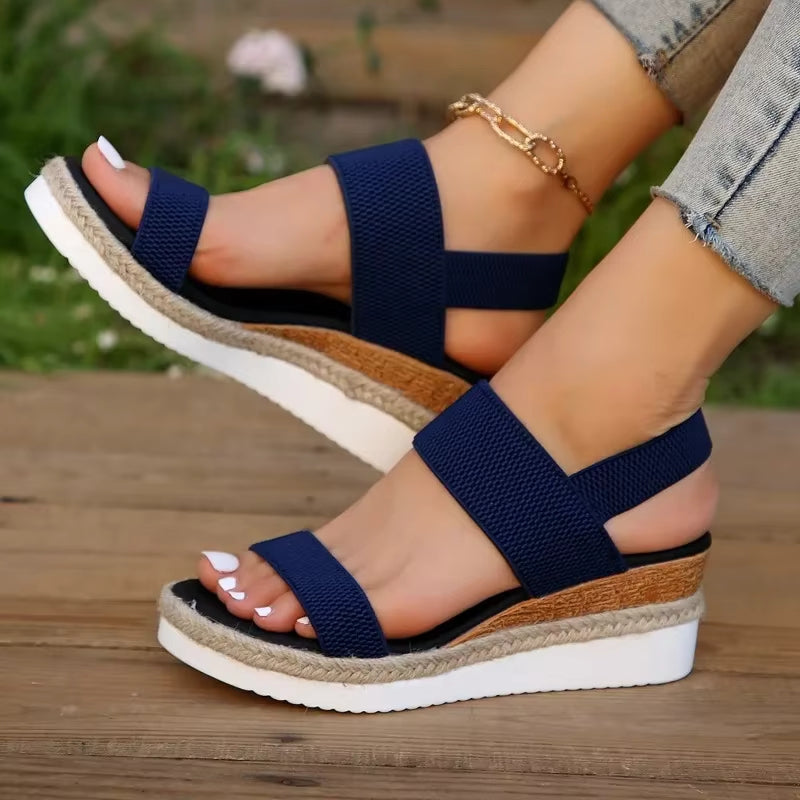 Women’s Chunky Sole Strap Sandals with Open Toe Design