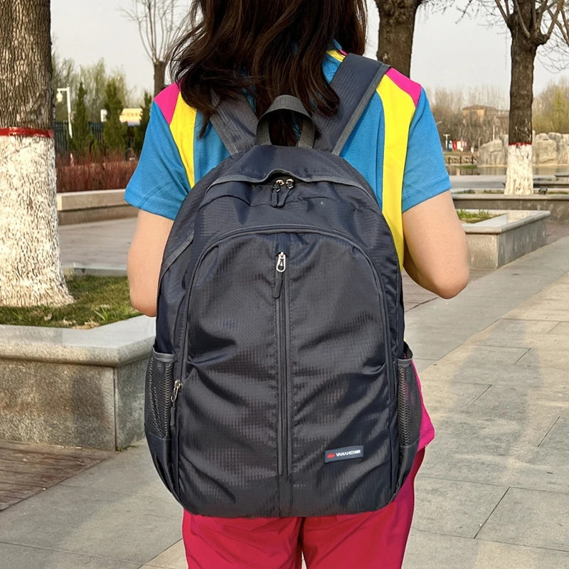 FlexPack – Rucsac cu Bretele Reglabile și Mai Multe Fermoare