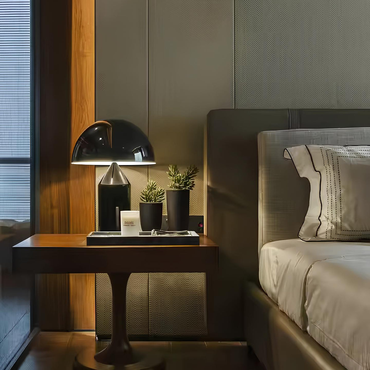 GlowSwitch - Kovová stolní lampa s nastavitelným LED osvětlením